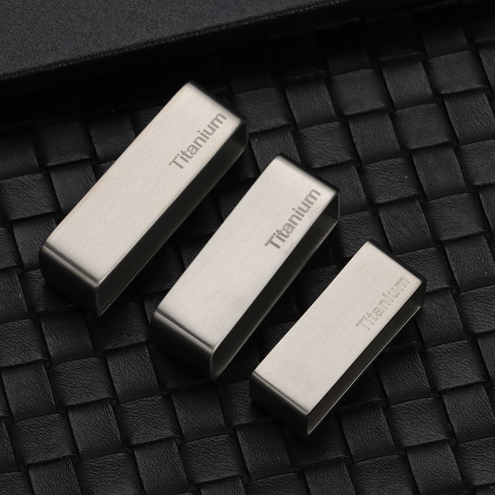 Hebilla de titanio en forma de - D Ring Strap reseña y precio